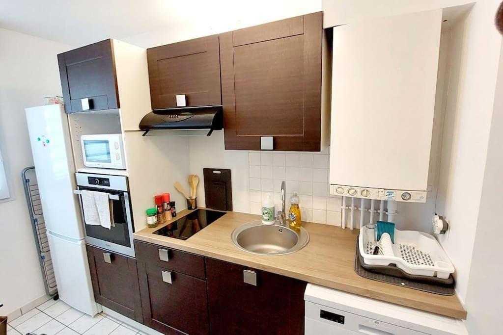Cosy Home 2, 2 Chambres, 6 Personnes, 3 Min Gare, Parking แซร์ฌี ภายนอก รูปภาพ