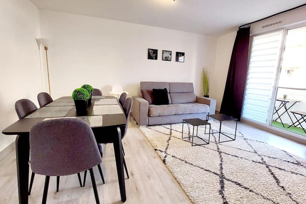 Cosy Home 2, 2 Chambres, 6 Personnes, 3 Min Gare, Parking แซร์ฌี ภายนอก รูปภาพ