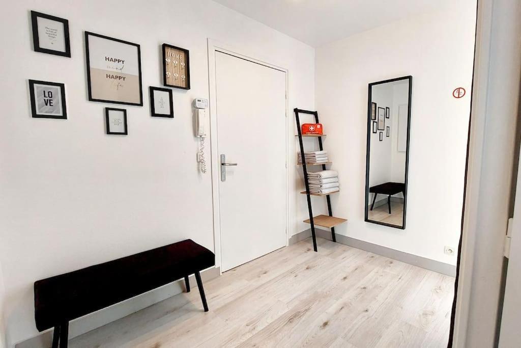 Cosy Home 2, 2 Chambres, 6 Personnes, 3 Min Gare, Parking แซร์ฌี ภายนอก รูปภาพ