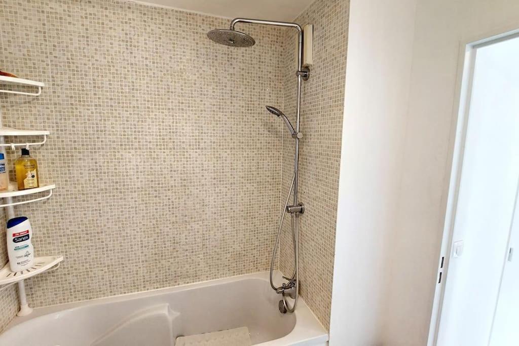 Cosy Home 2, 2 Chambres, 6 Personnes, 3 Min Gare, Parking แซร์ฌี ภายนอก รูปภาพ